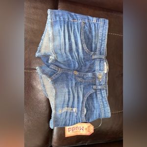 New with tag MUDD denim shorts. Juniors size 9.